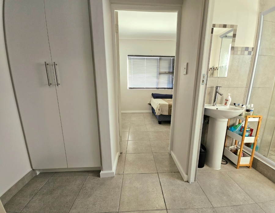 2 Bedroom Property for Sale in Stratford Green Western Cape